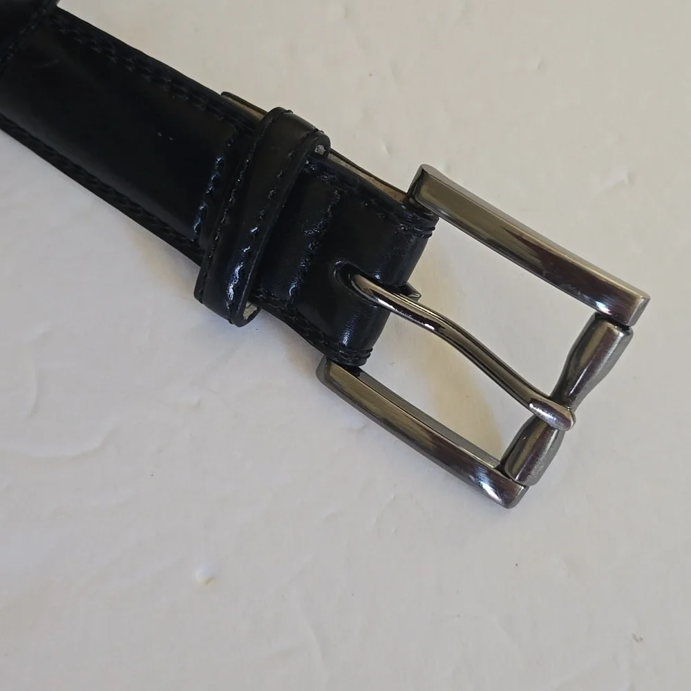 Mens Black leather Belt with Silver Buckle Sz.Medium